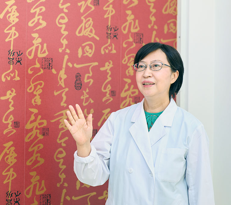 院長　盧 華
