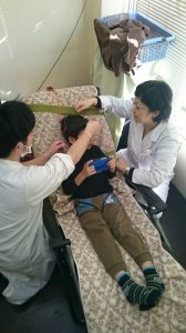 チック子供イワキ